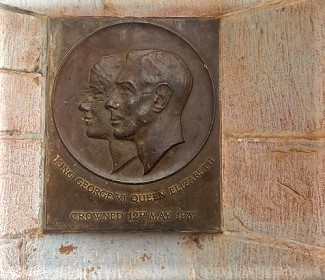 The King George VI Salute Stand : Monument built to mark coronation of Queen Elizabeth's father - Vimarsana News